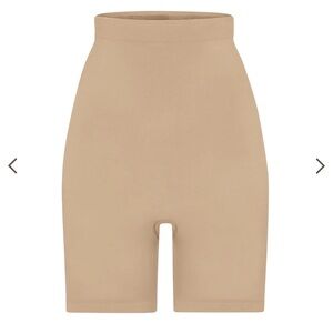 HIGH-WAISTED ABOVE THE KNEE SHORT - CLAY